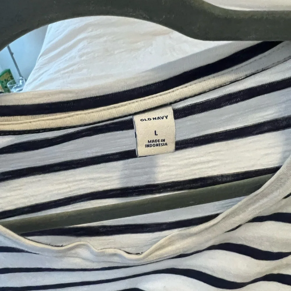 Old Navy L stripped dress - Picture 3 of 3